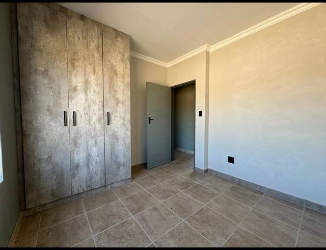 3 BEDROOM SECTIONAL TITLE FOR SALE IN WATERVAL EAST